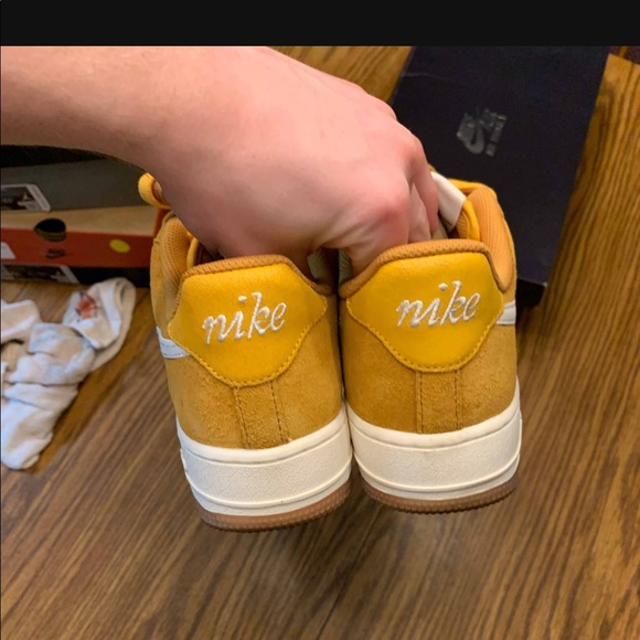 Air Force 1 first use university gold gum - Picture 3 of 5